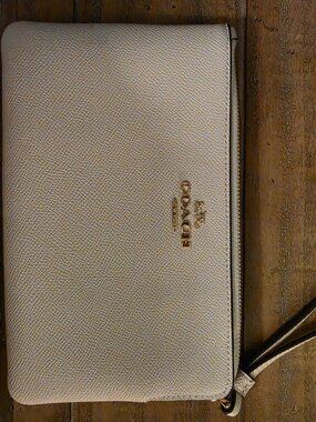 NWOT Coach Wristlet